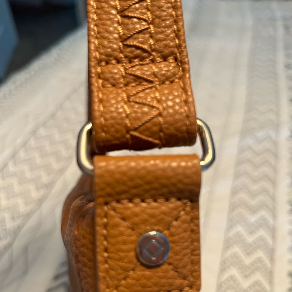 JEWEL by Thirty One Leather purse. NEW Never used. - Picture 3 of 5